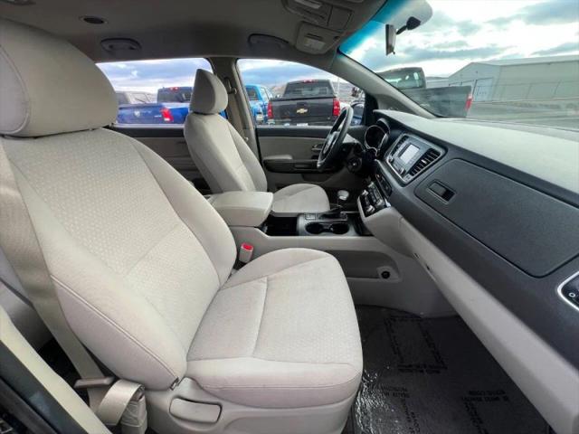 2017 Kia Sedona L