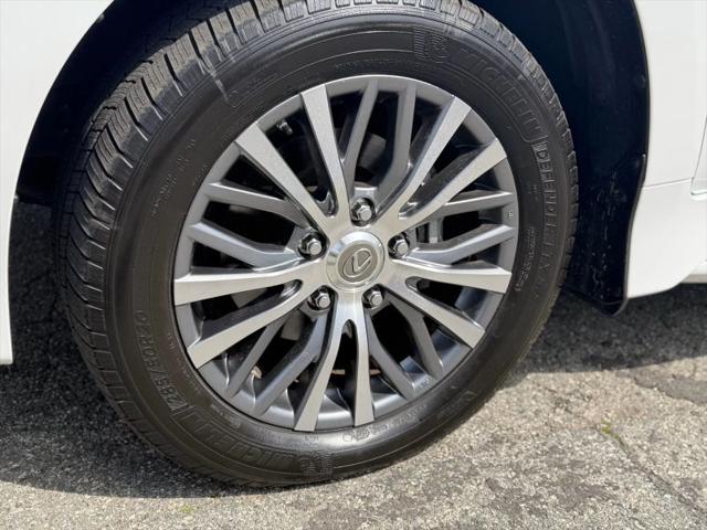 2018 Lexus LX 570 Three-Row
