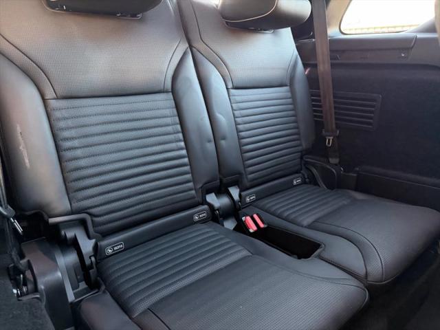 2017 Land Rover Discovery HSE LUXURY