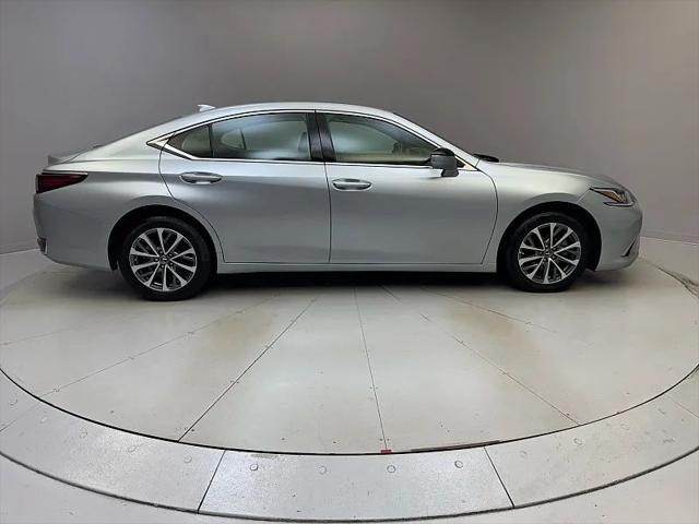 2023 Lexus ES 250 250