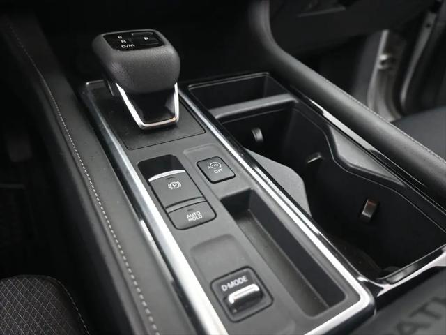 2025 Nissan Pathfinder SV FWD