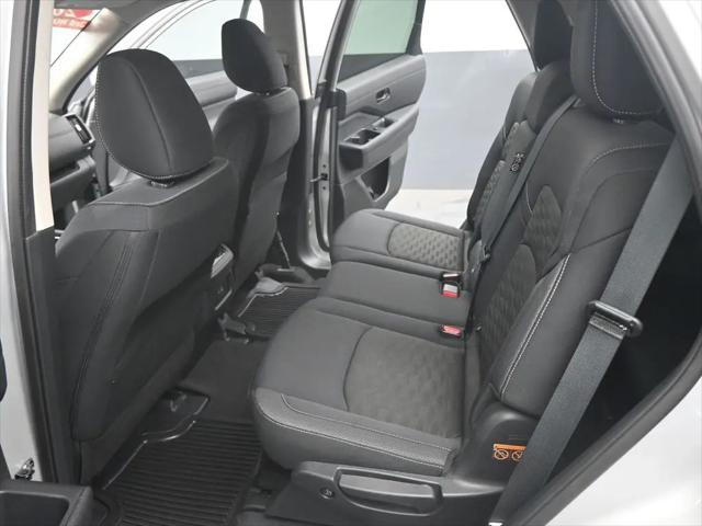 2025 Nissan Pathfinder SV FWD