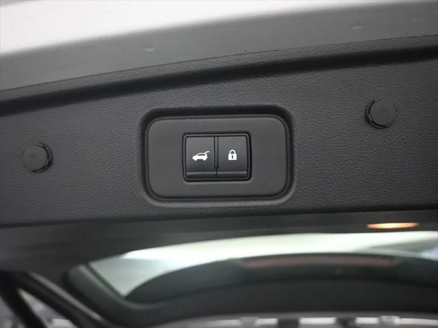 2025 Nissan Pathfinder SV FWD