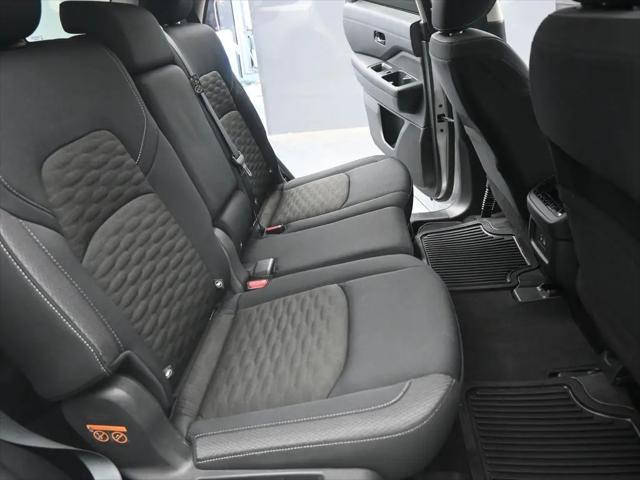 2025 Nissan Pathfinder SV FWD