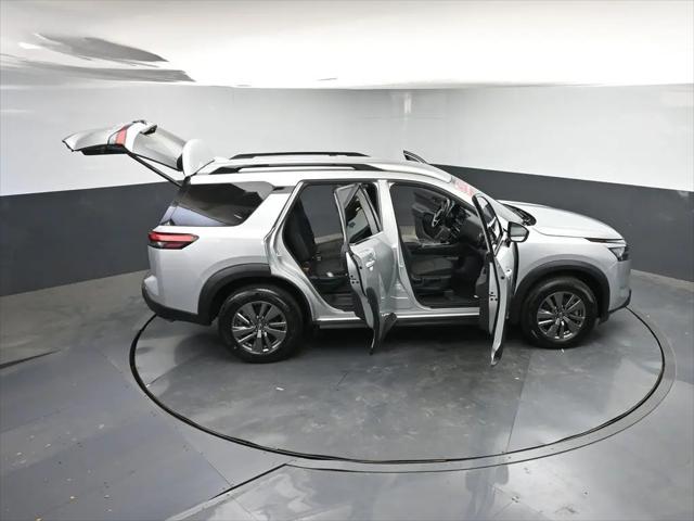 2025 Nissan Pathfinder SV FWD