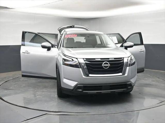 2025 Nissan Pathfinder SV FWD
