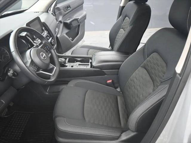 2025 Nissan Pathfinder SV FWD