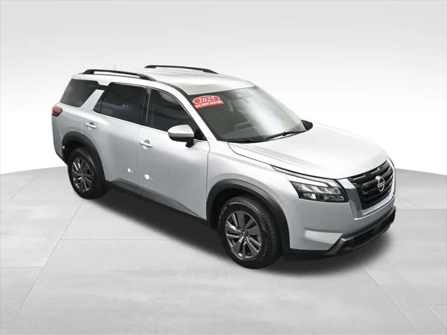 2025 Nissan Pathfinder SV FWD