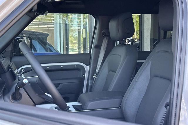 2026 Land Rover Defender P400 X-Dynamic SE