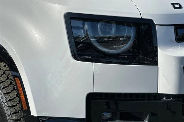 2026 Land Rover Defender P400 X-Dynamic SE