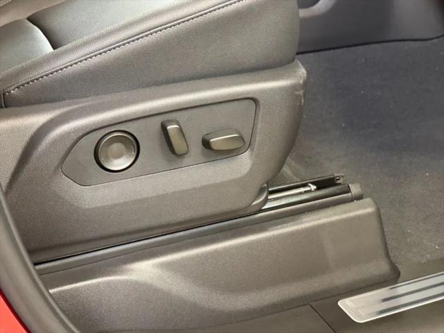 2026 GMC Sierra 1500 Crew Cab, Standard Bed, SLT, 4WD
