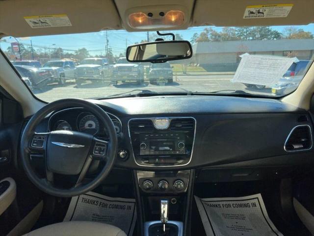 2013 Chrysler 200 LX