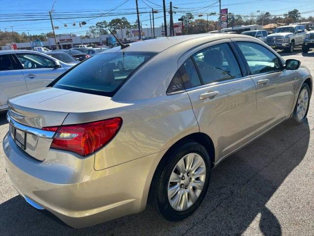 2013 Chrysler 200 LX
