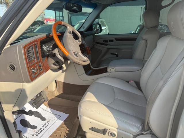 2003 Cadillac Escalade Standard