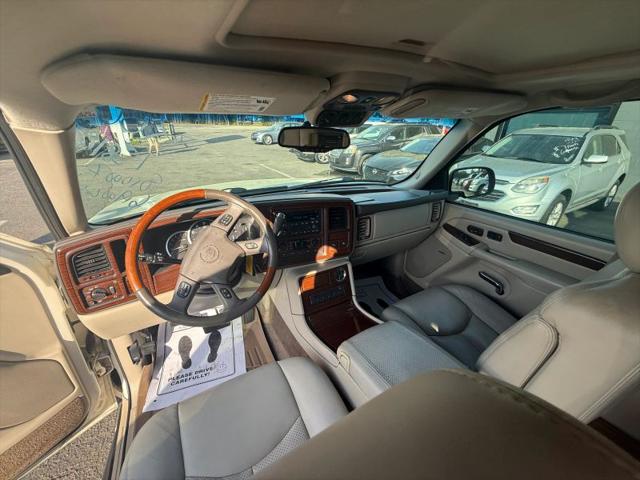 2003 Cadillac Escalade Standard