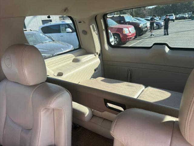 2003 Cadillac Escalade Standard