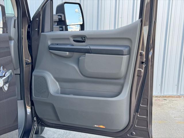 2017 Nissan 3500 SL V8