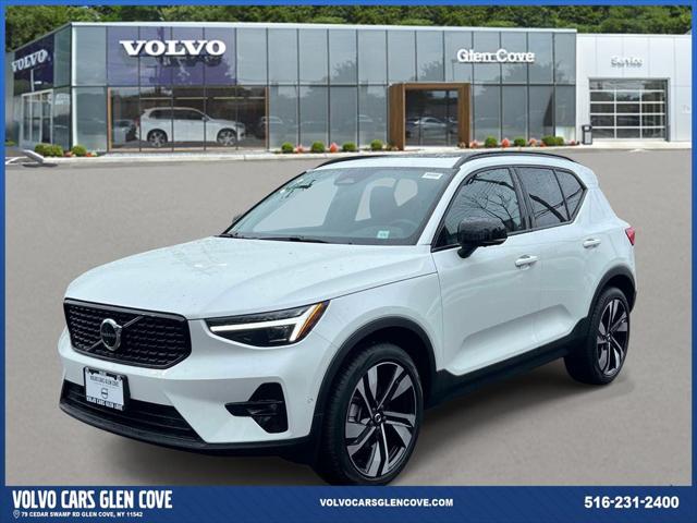 2026 Volvo XC40 Ultra, B5 AWD Gas (mild hybrid), Dark