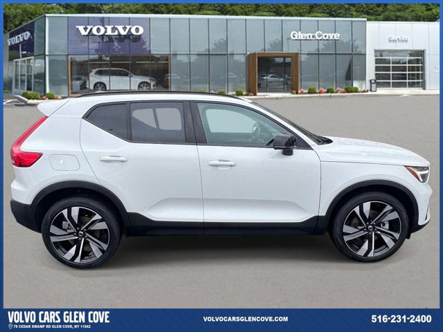 2026 Volvo XC40 Ultra, B5 AWD Gas (mild hybrid), Dark