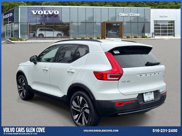 2026 Volvo XC40 Ultra, B5 AWD Gas (mild hybrid), Dark