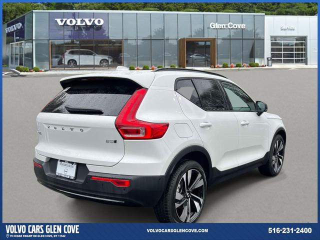 2026 Volvo XC40 Ultra, B5 AWD Gas (mild hybrid), Dark