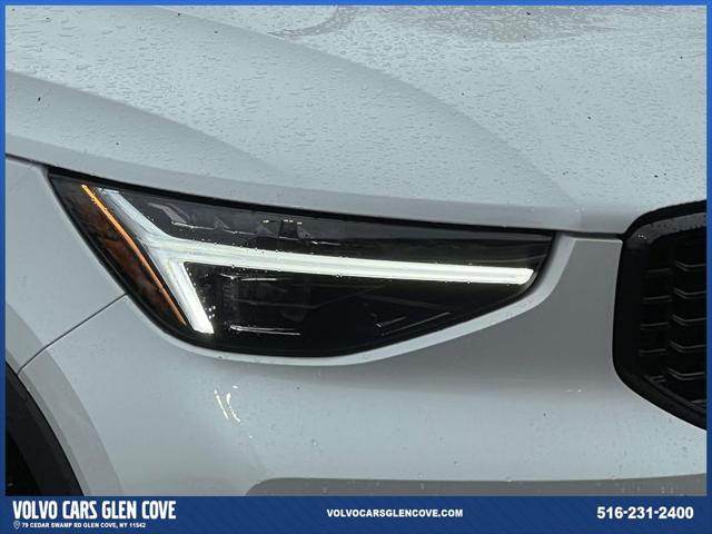 2026 Volvo XC40 Ultra, B5 AWD Gas (mild hybrid), Dark