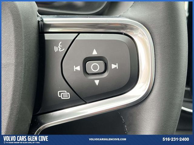 2026 Volvo XC40 Ultra, B5 AWD Gas (mild hybrid), Dark