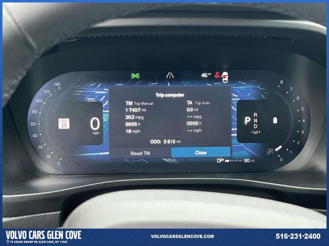 2026 Volvo XC40 Ultra, B5 AWD Gas (mild hybrid), Dark