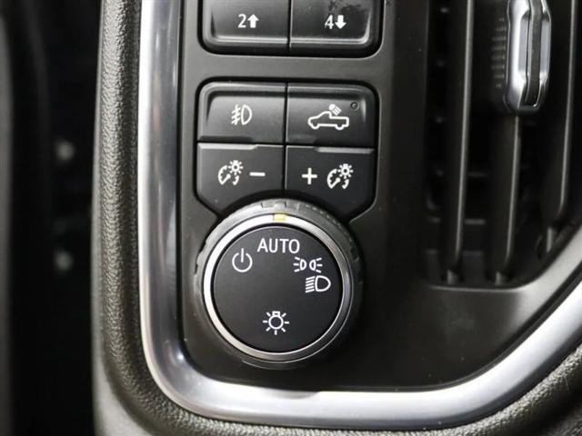 2022 Chevrolet Silverado 1500 4WD Crew Cab Short Bed RST