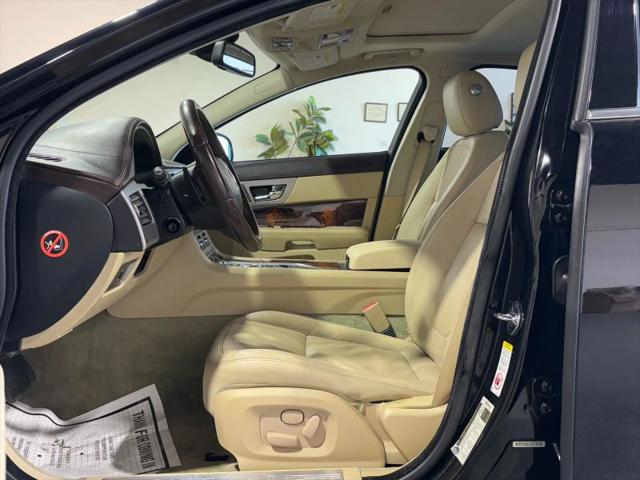 2011 Jaguar XF Base