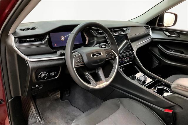 2023 Jeep Grand Cherokee Laredo 4x4