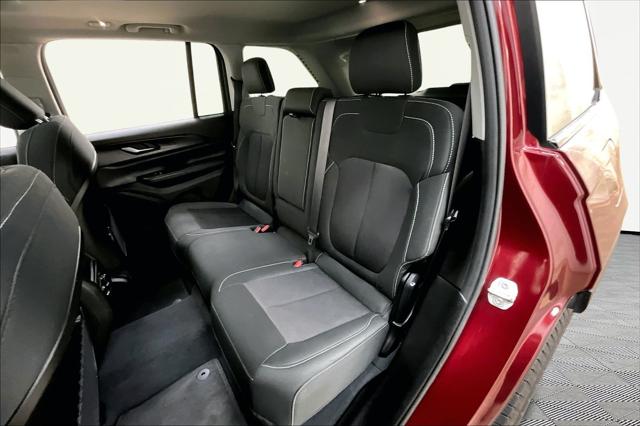2023 Jeep Grand Cherokee Laredo 4x4