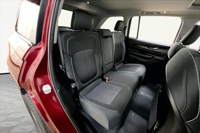 2023 Jeep Grand Cherokee Laredo 4x4