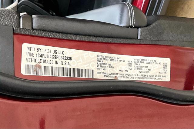 2023 Jeep Grand Cherokee Laredo 4x4