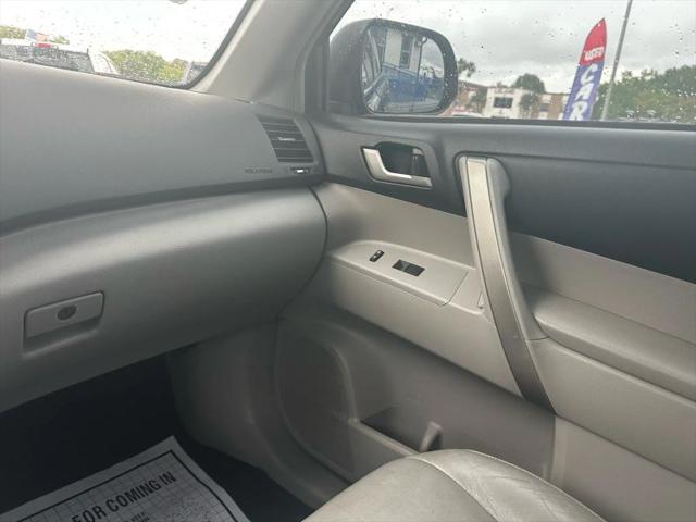 2013 Toyota Highlander SE V6