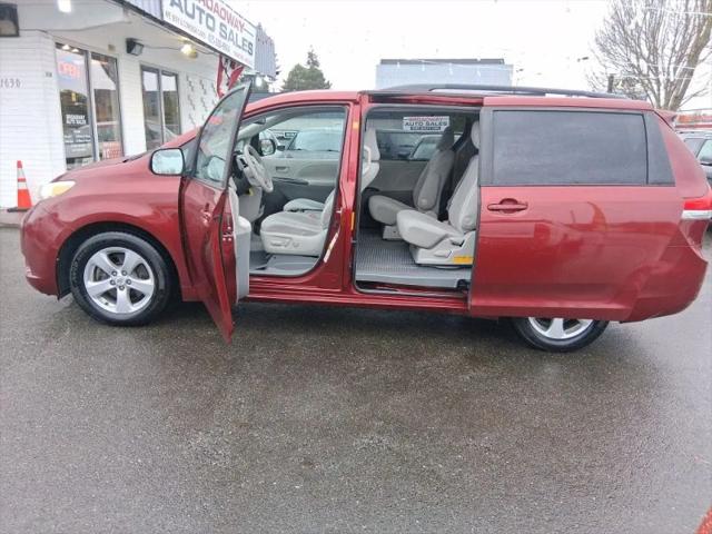 2011 Toyota Sienna LE V6