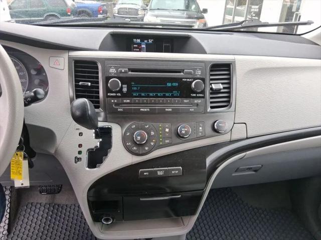 2011 Toyota Sienna LE V6