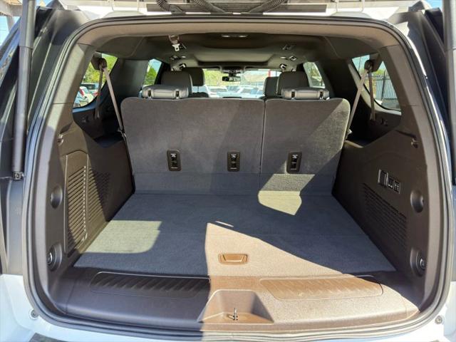 2022 Chevrolet Suburban 2WD LT