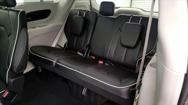 2023 Chrysler Pacifica Limited AWD