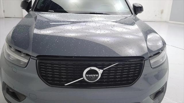 2022 Volvo XC40 T5 R-Design