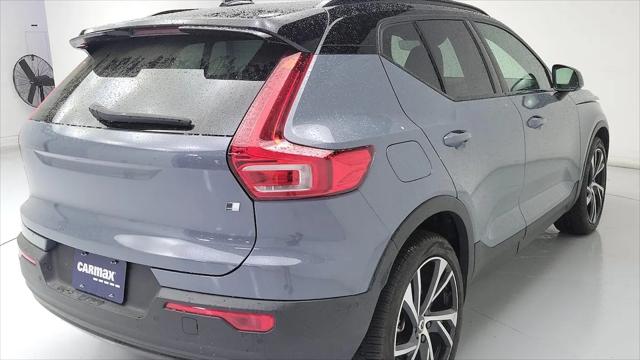 2022 Volvo XC40 T5 R-Design
