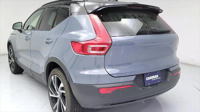 2022 Volvo XC40 T5 R-Design
