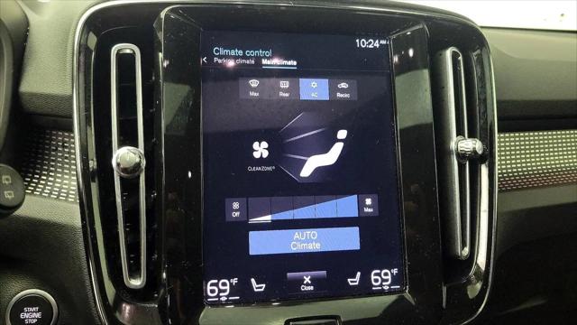 2022 Volvo XC40 T5 R-Design