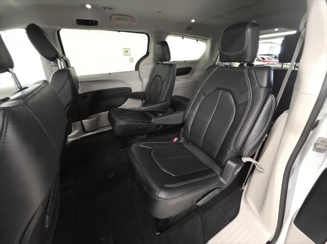2022 Chrysler Pacifica Touring L AWD