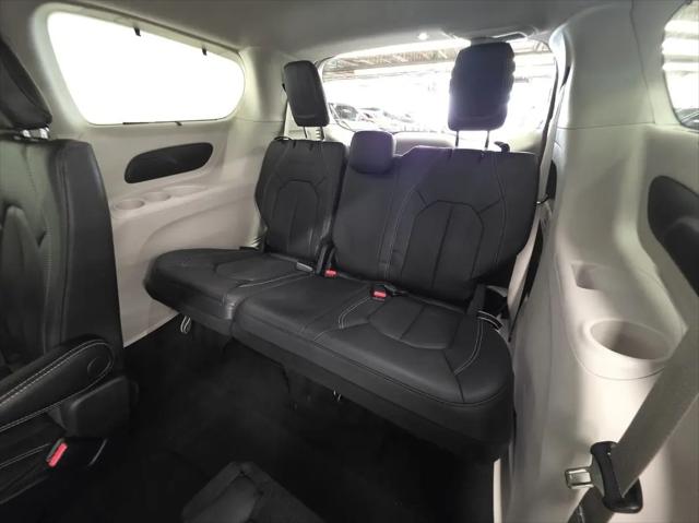 2022 Chrysler Pacifica Touring L AWD