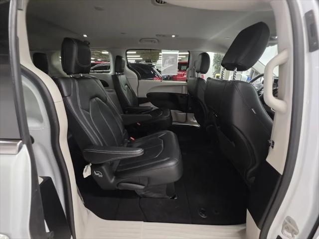 2022 Chrysler Pacifica Touring L AWD