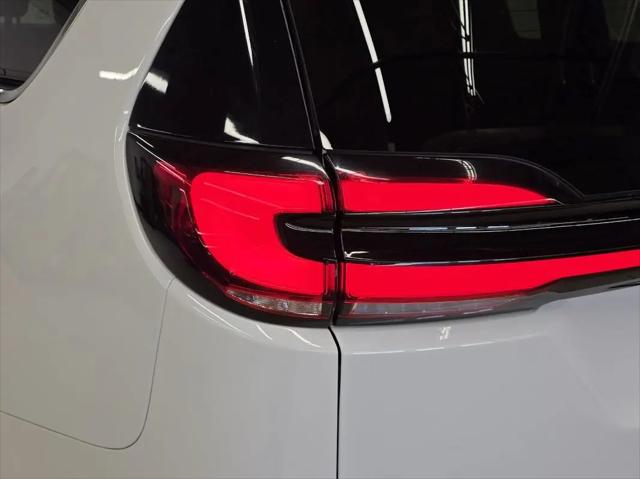 2022 Chrysler Pacifica Touring L AWD