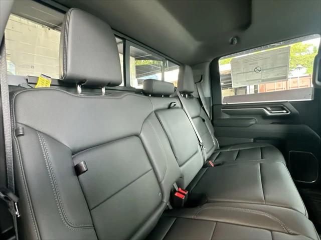 2026 GMC Sierra 2500HD Crew Cab, Standard Bed, SLT, 4WD