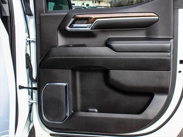 2024 GMC Sierra 1500 4WD Crew Cab Short Box Elevation with 3VL