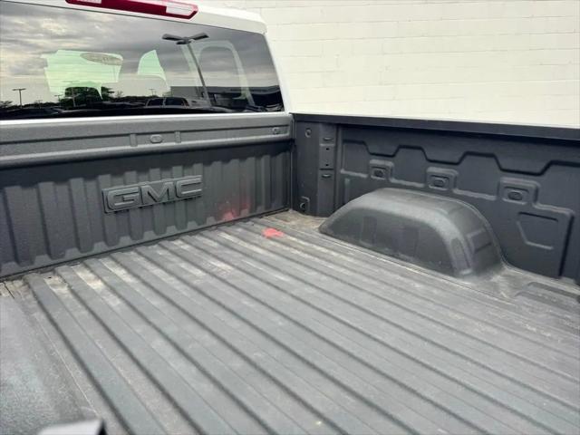 2025 GMC Sierra 1500 4WD Crew Cab Short Box AT4